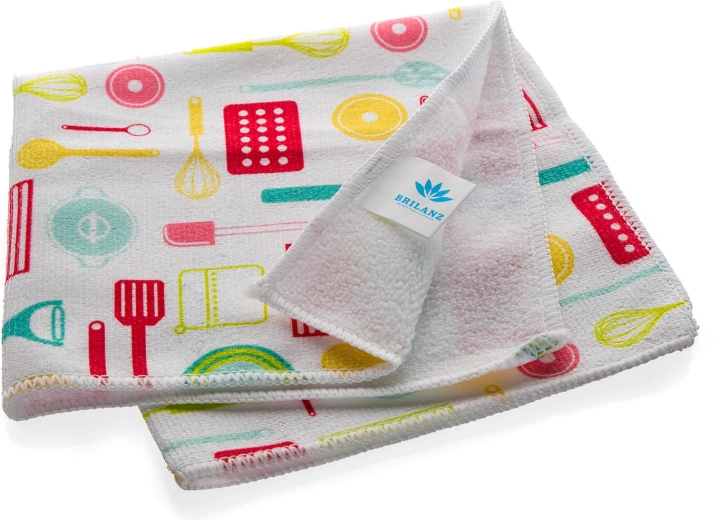 Praktikus 40 × 40 cm-es méret és stílusos dekor