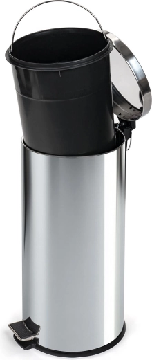 Kivehető műanyag betét az egyszerű ürítéshez