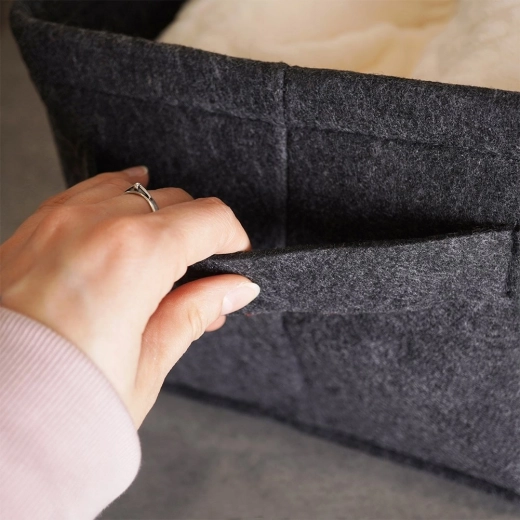 Kényelmes hordozás a fogantyúknak köszönhetően