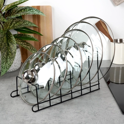 Tartós fémkonstrukció fekete színben