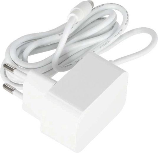 Stabil asztali kivitel és 12 V-os adapteres tápellátás