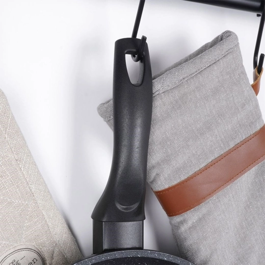 Ergonomikus, hűvös nyél és egyszerű tárolás