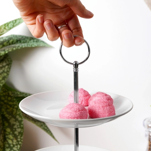 Masszív fém fogantyú a könnyű hordozáshoz