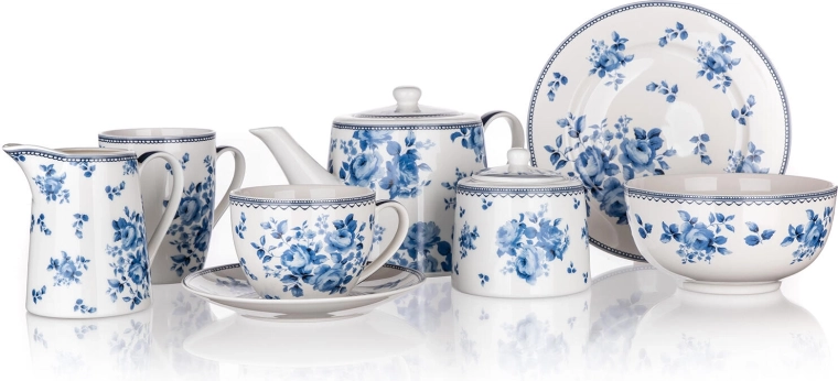 Állítsa össze a teljes teaszettet