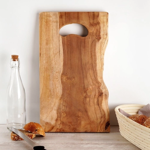 Kényelmes fogantyú a könnyű hordozáshoz és felakasztáshoz