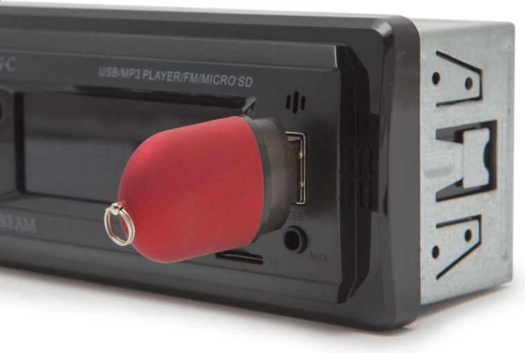 Zene USB-ről, AUX-ról és microSD-kártyáról
