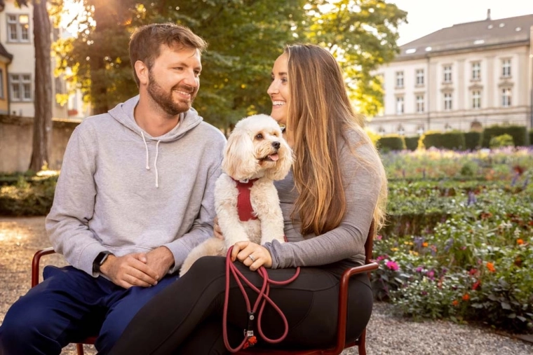 Légáteresztő Air-Mesh hűsítő hatással és fényvisszaverő elemekkel