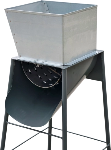 Nagy betöltőtölcsér a gyors feltöltéshez