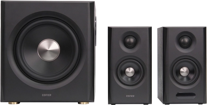 Háromszoros erősítésű rendszer és 150 W RMS