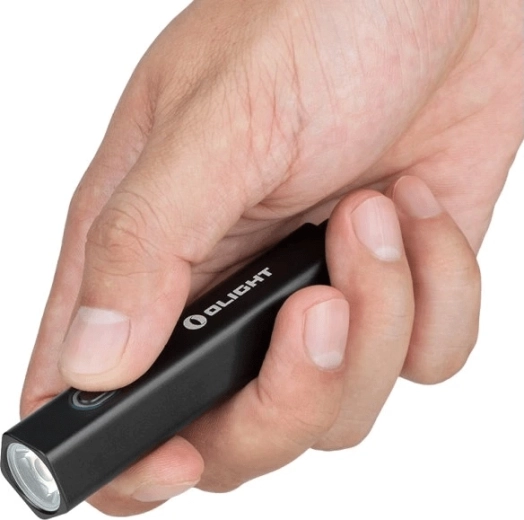 Ergonomikus forma és IPX8 védelem