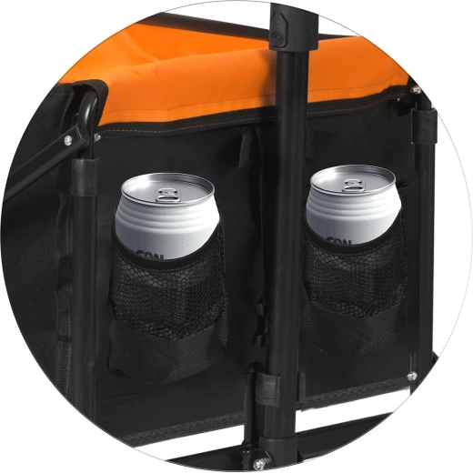 Praktikus zsebek és italtartók