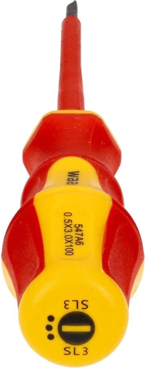 Ergonomikus, csúszásmentes markolat