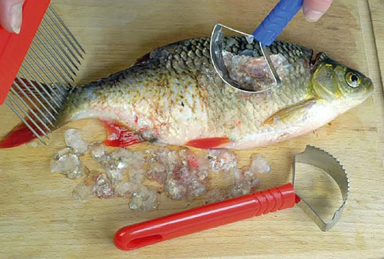 Praktikus segédeszköz konyhába és horgászoknak