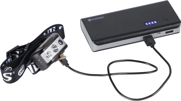 USB-töltés és IPX4 vízállóság