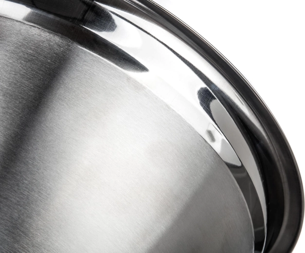 Széles perem a kényelmes kiöntéshez