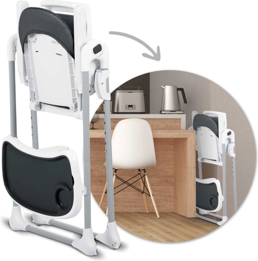 Összecsukható kialakítás és kerekek a könnyű áthelyezéshez