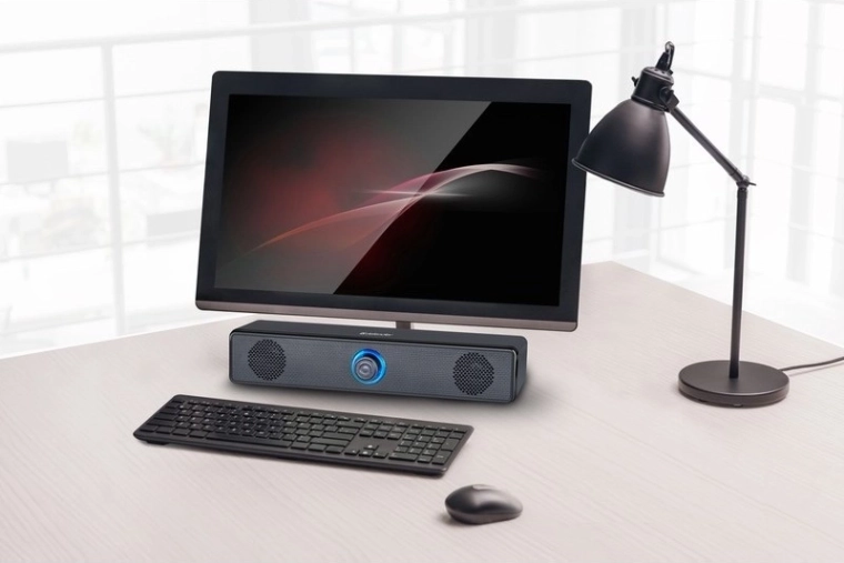 Kompakt, monitor alá tervezett kivitel