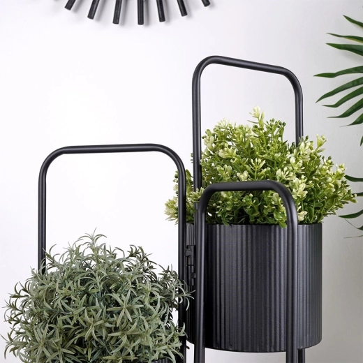 Masszív fém és bordázott tálcák