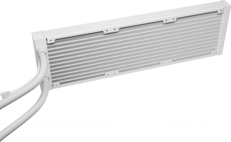 360 mm-es radiátor és 3× PWM ventilátor a nagy teljesítményhez