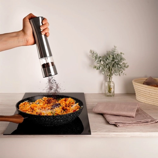 Erőteljes elektromos őrlés egyetlen gombnyomással