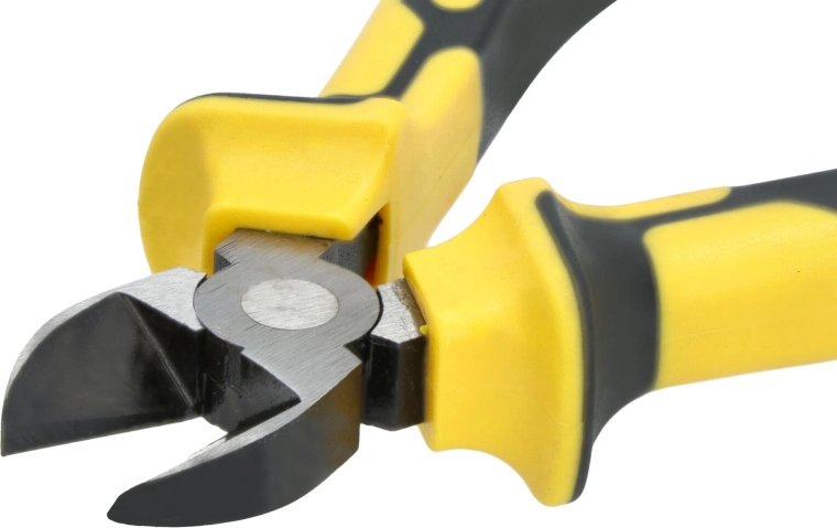 Precíz, sorjamentes tiszta vágás