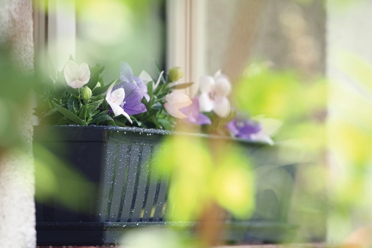 Elegáns antracit bármely kültérhez