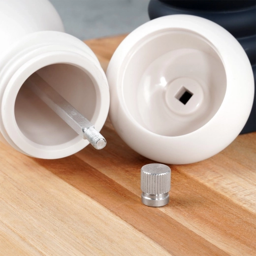 Könnyű utántöltés és tisztítás