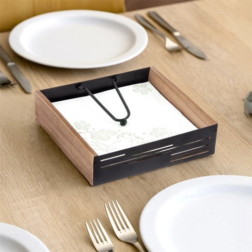 Elegáns bármelyik asztalon