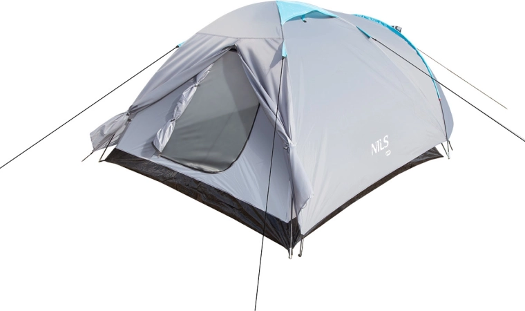 Tágas előtér és két bejárat