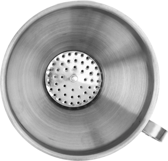 Kivehető szűrő a tiszta áttöltéshez