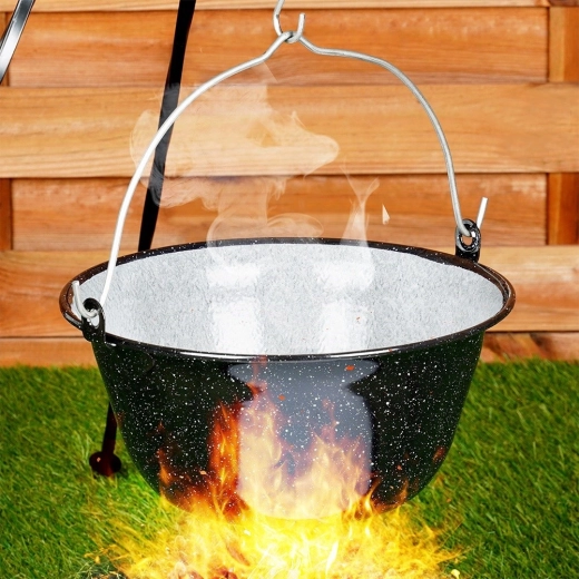 Kényelmes felakasztás a tűz fölé