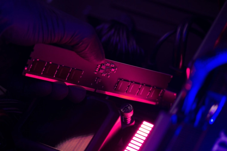 Takarékos működés 1,1 V-tal és hosszú élettartam