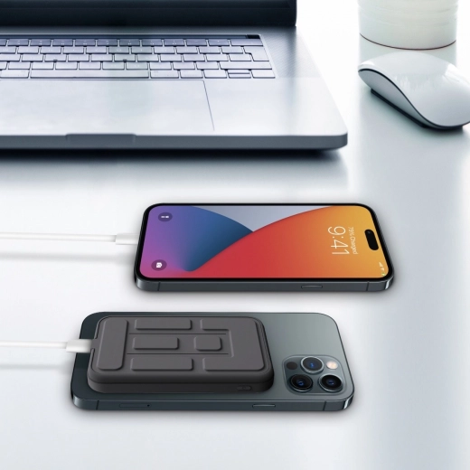 15 W vezeték nélküli töltés és USB‑C Power Delivery 20 W