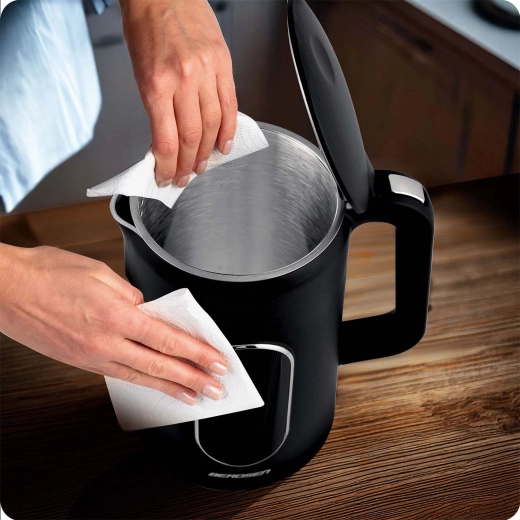 Biztonságos kétrétegű CoolTouch kialakítás és könnyű tisztítás