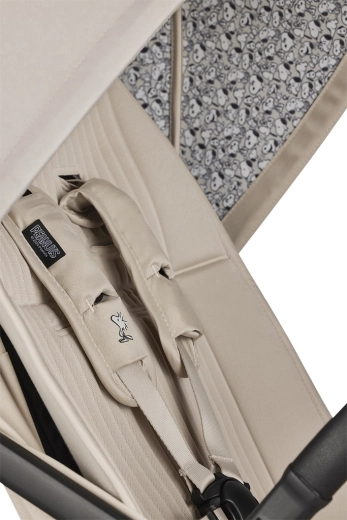 Biztonságos és kényelmes ülés 22 kg-ig