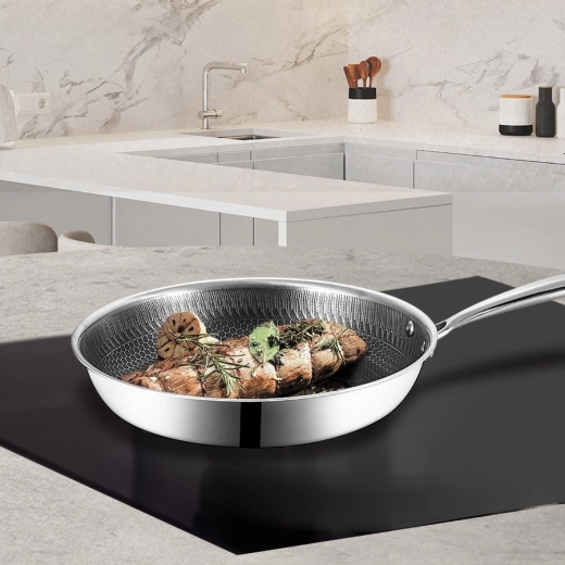 Indukcióra és sütőbe is, akár 260 °C-ig