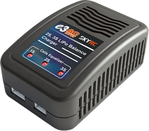 SkyRC E3 LiPo akkumulátortöltő