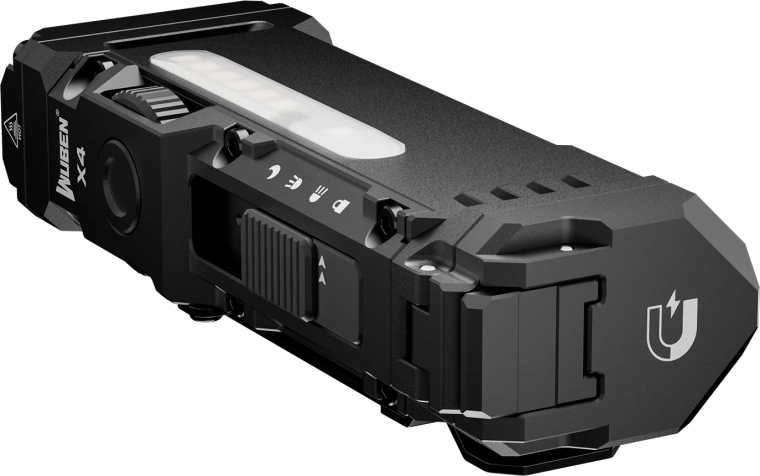 Hands‑free a mágneses talpnak és a klipsznek köszönhetően