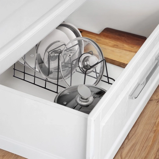 Univerzális: szekrénybe, fiókba és a pultra is