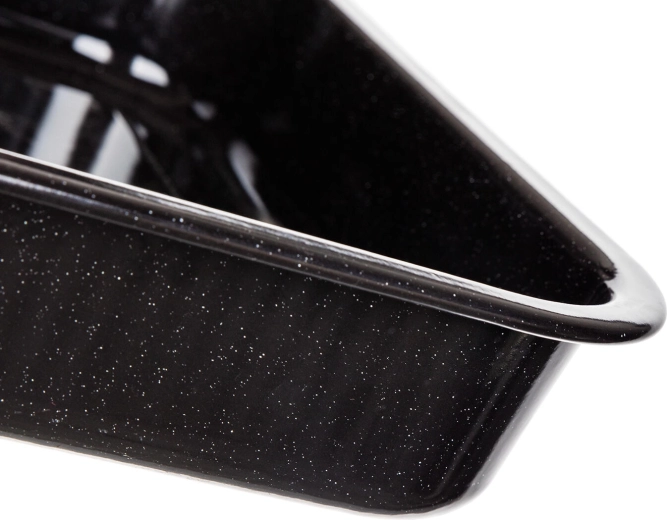 Egyenletes sütés a masszív testnek köszönhetően