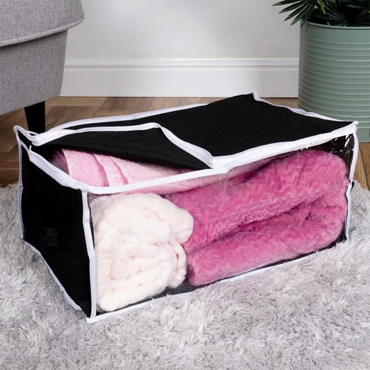 Kényelmes hordozás a masszív fülnek köszönhetően