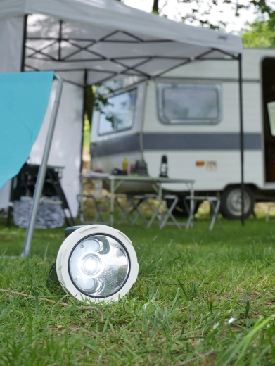 Újratölthető LED zseblámpa USB‑C csatlakozóval és oldalsó COB fénnyel, 400 lm