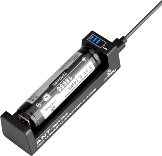 LED kijelző és automatikus áramválasztás
