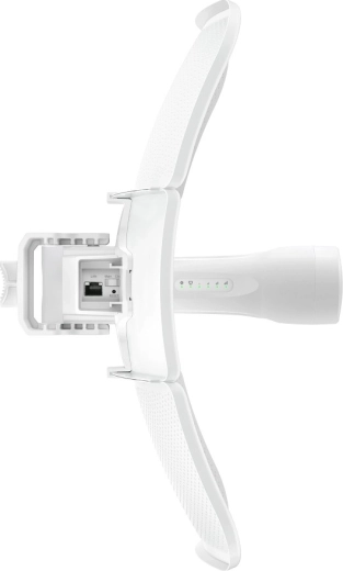 PoE tápellátás és IP65 kültéri állóképesség