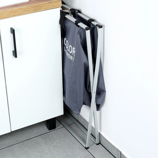 Összecsukható, helytakarékos váz