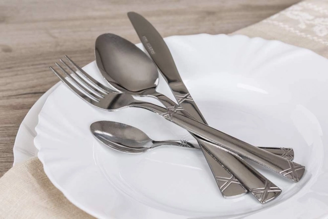 Kiegyensúlyozott forma és kényelmes fogás