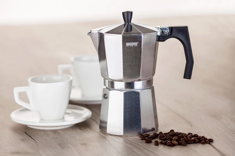 Kompakt kialakítás 6 csészéhez