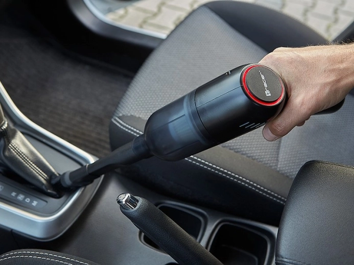 3 fej az autó minden zugához