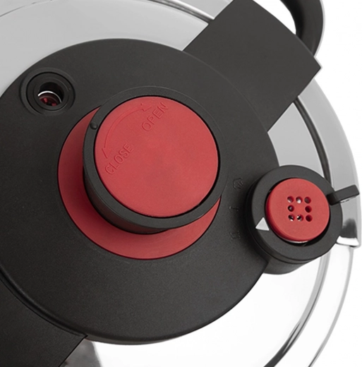 Automatikusan záródó fedél az egyszerű használathoz