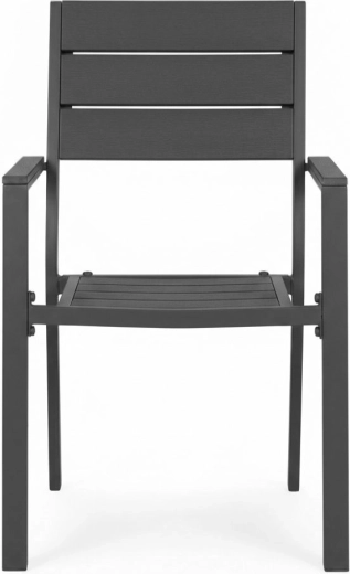 Kényelmes ülés a HDPE léceknek köszönhetően